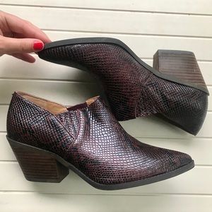 Lucky Brand snakeskin booties size 9